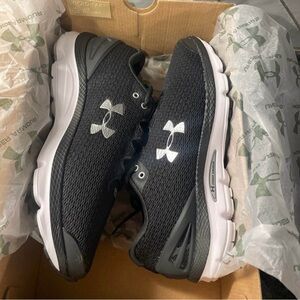 Under Armour Charged Gemini Men’s Running Shoes, Black, Size 11 – New